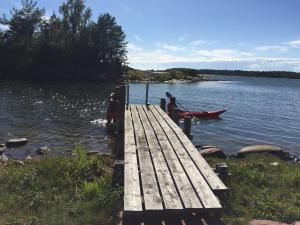 Cottage with own beach, seaterrace & pavillion.