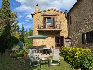 Podere Morena with sea view, private garden, by ToscanaTour Luca