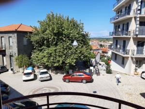 Cozy Traditional Stone House - 8min Drive to Beach