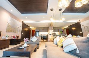 Phirom2 pool villa pattaya