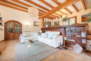 Hall of The Mountain Pool - Bunyola