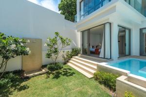 V185 New Modern Villa with Private Pool