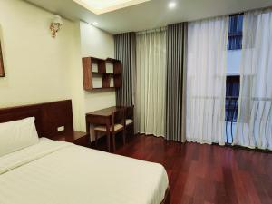 Ngoc Khanh Lakeside Quiet Luxury suite w Bathtub