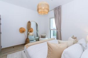 One Bedroom Apartment in Yas Island with Complimentary Yas Theme Park Tickets