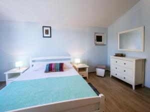 Modern Apartment in Starigrad Paklenica with Barbecue