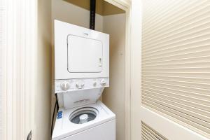 30A Signature King Suite with Parking, Pool and Balcony in Santa Rosa Beach