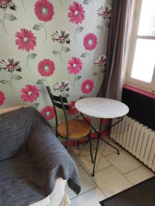 Sejours chez l'habitant Chambre agreable au fond du jardin : photos des chambres