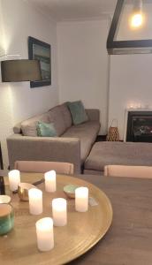 Knokke zeedijk met frontaal zeezicht nabij Rubensplein en casino, 20m van strand