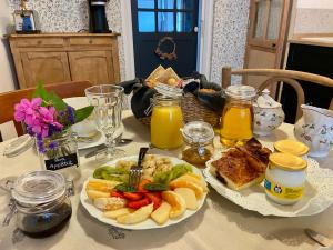 B&B / Chambres d'hotes Chambre d-hote Le CLOS LILAS : photos des chambres