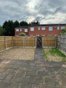 Quiet, Sleeps 13, 2 baths, Parking, KIA 2