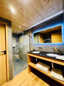 Maisons de vacances Le Refuge Cal Chalon , chalet de luxe au coeur du village : photos des chambres