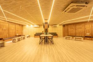 Luxury 1 Bedroom Apartment For Party at Koramangala