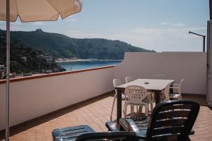 One-Bedroom Apartment with Terrace