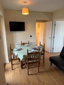 Modern, Quiet, Sleeps 10, Etihad, CoOp Live, Manchester