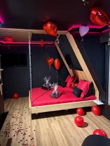 Suite romantique près de la plage avec Jacuzzi - DARK ROOM