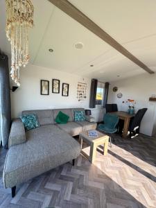 PRACHTiG CHALET ZONNESTRAAL