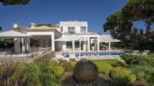 Vivenda de Luxo com Piscina e 3 Quartos