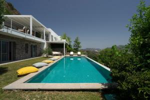 5BR Villa with Private Pool and Aegean Views