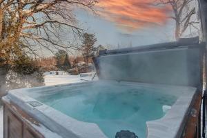 Lakefront 2 BEDROOMS