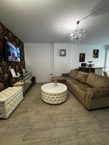 Liam luxury- Alezzi Beach resort