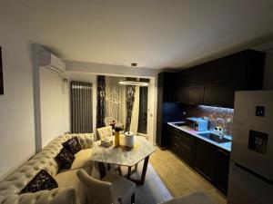 Liam luxury- Alezzi Beach resort