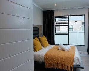 Central Modern 2 Bedroom Apartment Wifi Netflix
