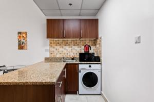 Cozy Business Bay Studio With Burj Khalifa View