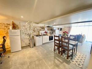 Maisons de vacances Maison des Vignes avec menage, draps et serviettes inclus : photos des chambres
