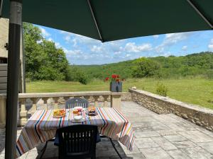 B&B / Chambres d'hotes Domaine Rossignol Tournesol : photos des chambres