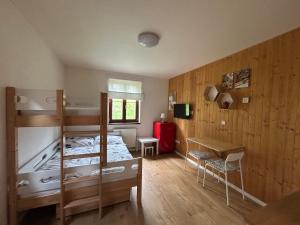 Včelí chata Mirda Pirda