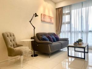 The Loft Living Suites at Robertson Residences