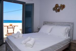 Naxos town Sea and Sunset View Beach front studio