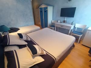 B&B / Chambres d'hotes Le lion d-or : photos des chambres