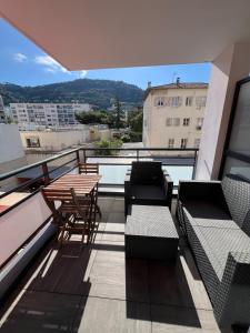 Nice 2P quiet, tram, convenient