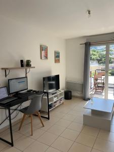 Nice 2P quiet, tram, convenient