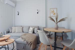 Seren Studio near Victoria Metro-Earthy Tones & Comfort