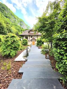 Villas Villa Savoie - luxe et serenite- piscine et jacuzzi - vue panoramique sur le lac d Annecy : photos des chambres