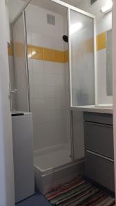 Appartements Les Epicuriens : photos des chambres