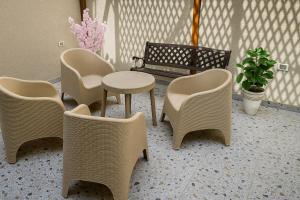 203 · Charming 2BR Townhouse