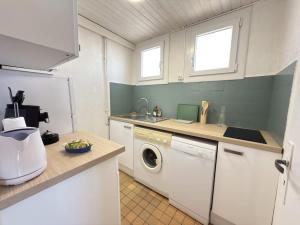 Appartements Valras-Loc - Appartement en Front de Mer avec Balc : photos des chambres