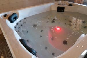Chalets gite&spa privatif -le bois de la pause- : photos des chambres