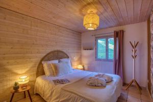 Chalets gite&spa privatif -le bois de la pause- : photos des chambres