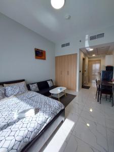 Urban Studio - Walk to Metro - Homeyvillas