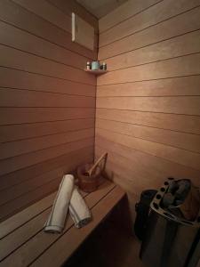 Luxury Spa with Sauna, Bath and Cinema Private