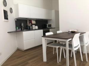 Milano MISSORI Rose garden view