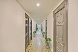 Townhouse Jp Grand Near Mayapuri Chowk