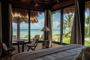 6BR Exclusive Beachfront Villa with Pool in Tulum