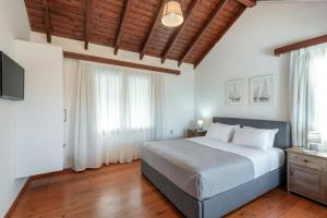 SeaView villa with piano by Chania Living Stories