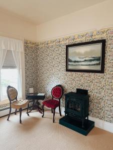 Adams Pragge House - Victorian Bed & Breakfast