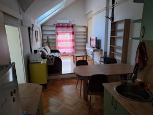 Synagogue view apartment